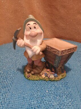 Vintage Disney Seven Dwarfs Paper Clip Holder.